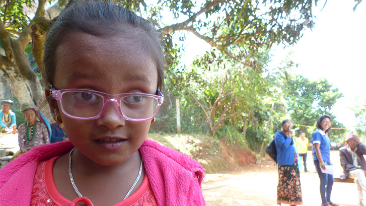 Glasögon får nytt liv i Nepal
