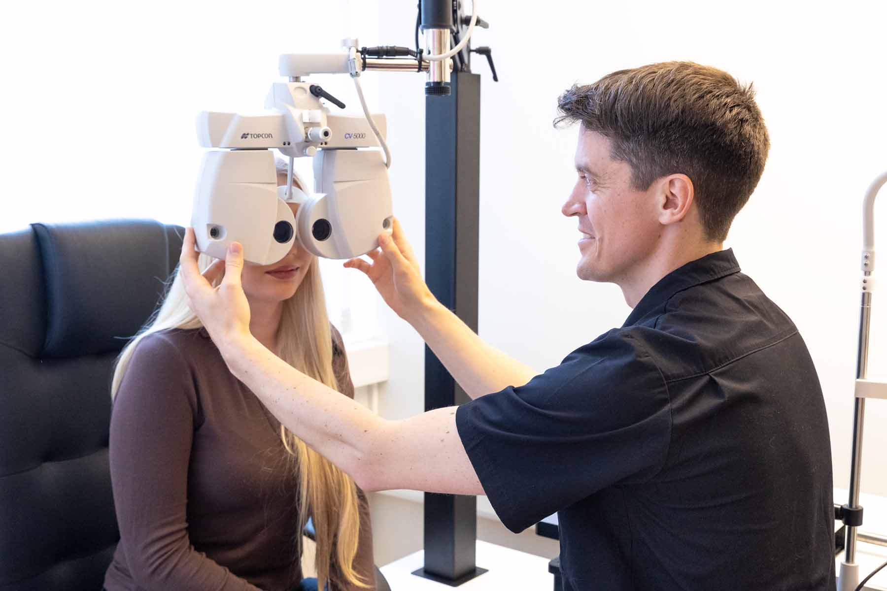 Person med större synfel som söker ett alternativ till ögonlaser